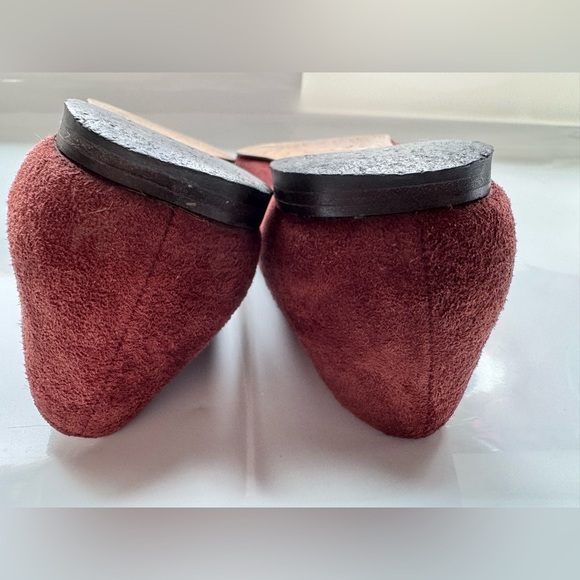 Manolo Blahnik Burgundy Suede Pointed Toe Flats Size 38.5 (8 US) - Picture 3 of 8